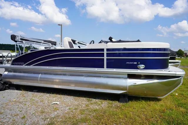 Slide: The Image of Harris Cruiser 210 SL 2025 - 3