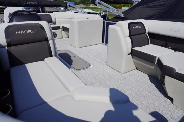 Slide: The Image of Harris Cruiser 210 SL 2025 - 33