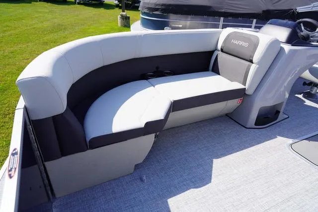 Slide: The Image of Harris Cruiser 210 SL 2025 - 35