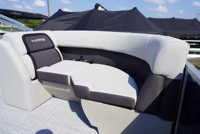 Slide: The Image of Harris Cruiser 210 SL 2025 - 36