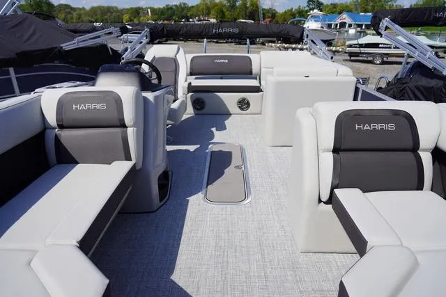 Slide: The Image of Harris Cruiser 210 SL 2025 - 37