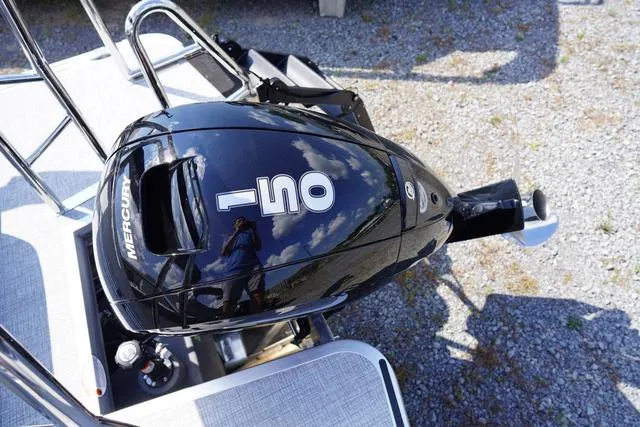 Slide: The Image of Harris Cruiser 210 SL 2025 - 6