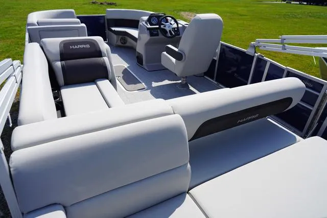 Slide: The Image of Harris Cruiser 210 SL 2025 - 8