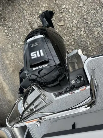 Slide: The Image of Harris Cruiser 210 2025 - 7