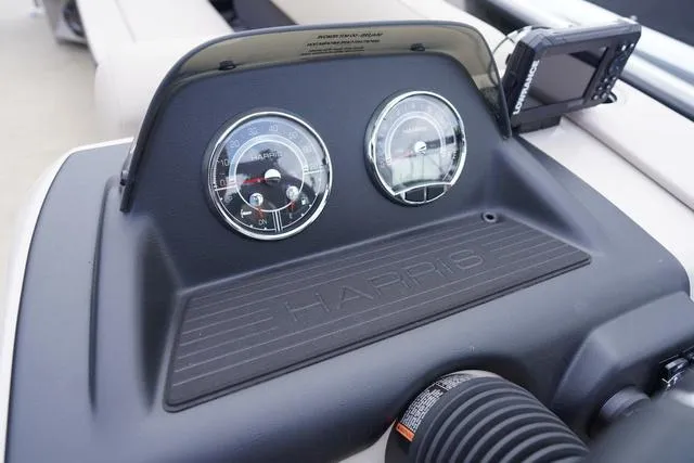 Slide: The Image of Harris Cruiser 230 FC 2025 - 26