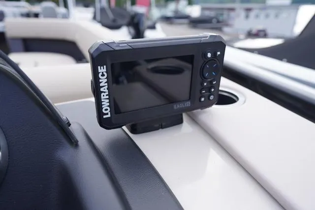 Slide: The Image of Harris Cruiser 230 FC 2025 - 27