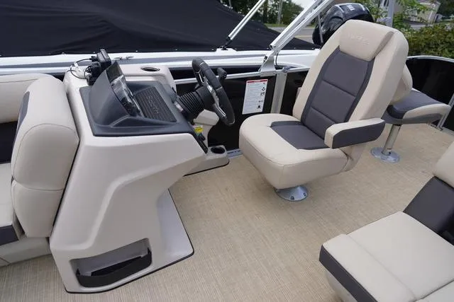 Slide: The Image of Harris Cruiser 230 FC 2025 - 29