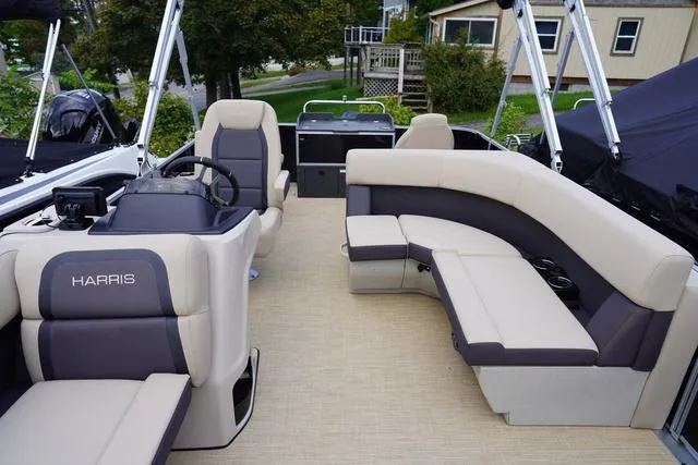 Slide: The Image of Harris Cruiser 230 FC 2025 - 31