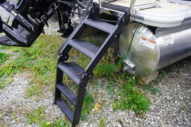 Slide: The Image of Harris Cruiser 230 FC 2025 - 4