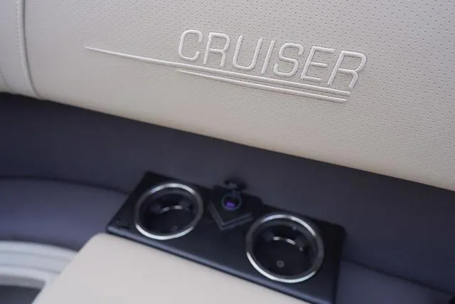 Slide: The Image of Harris Cruiser 230 FC 2025 - 41