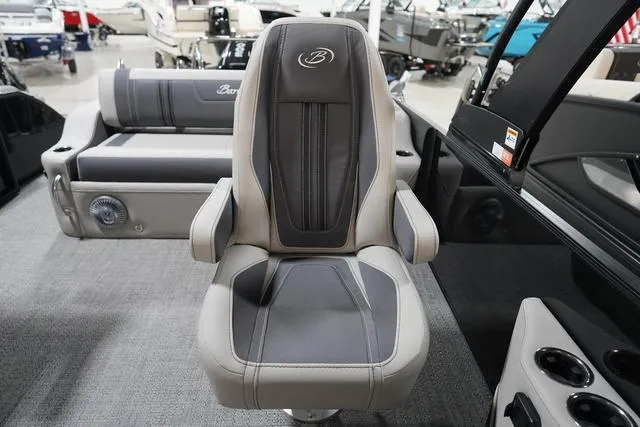 Slide: The Image of 2025 Barletta Corsa 23UC boat interior with luxurious seating and modern design. - 30