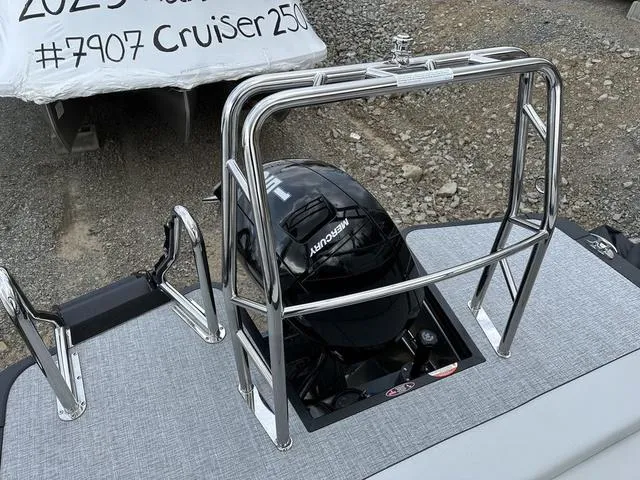 Slide: The Image of Harris CRUISER 250 SL 2025 - 43