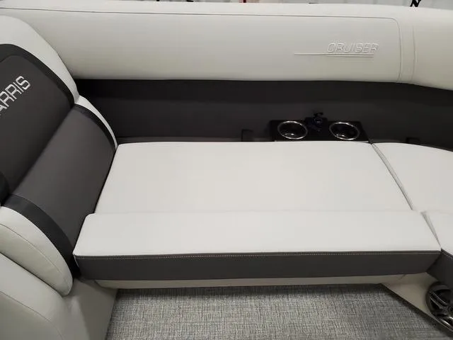 Slide: The Image of Harris CRUISER 230 SL 2025 - 10