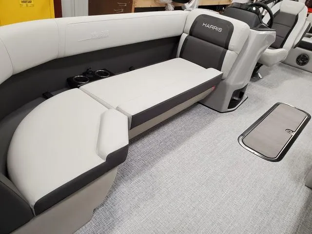 Slide: The Image of Harris CRUISER 230 SL 2025 - 14