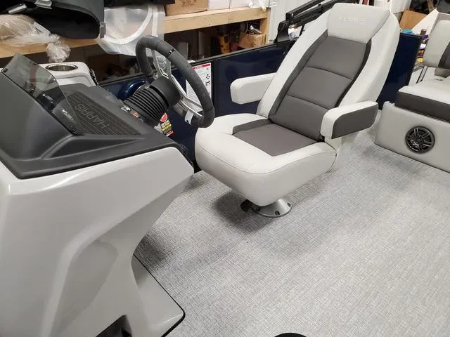 Slide: The Image of Harris CRUISER 230 SL 2025 - 16