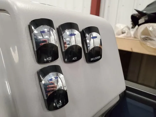 Slide: The Image of Harris CRUISER 230 SL 2025 - 21