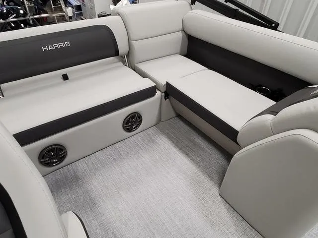 Slide: The Image of Harris CRUISER 230 SL 2025 - 27