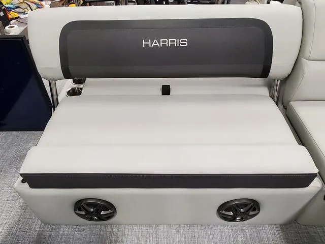 Slide: The Image of Harris CRUISER 230 SL 2025 - 33