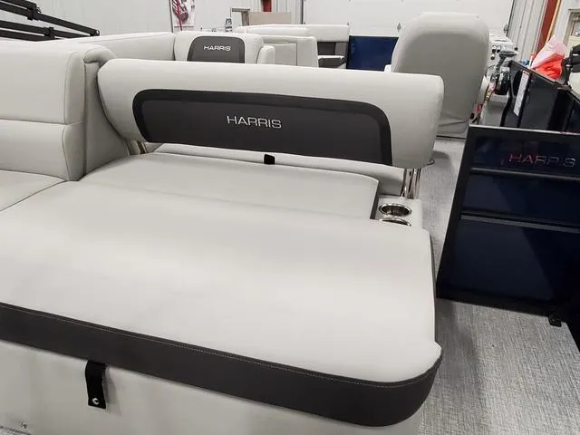 Slide: The Image of Harris CRUISER 230 SL 2025 - 36