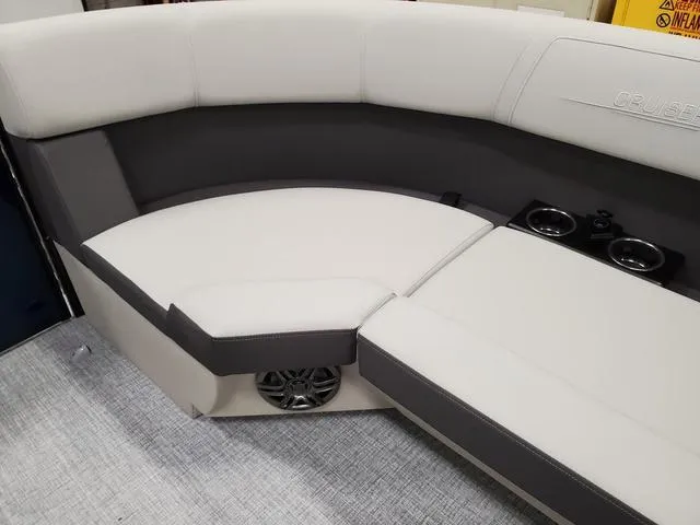 Slide: The Image of Harris CRUISER 230 SL 2025 - 8