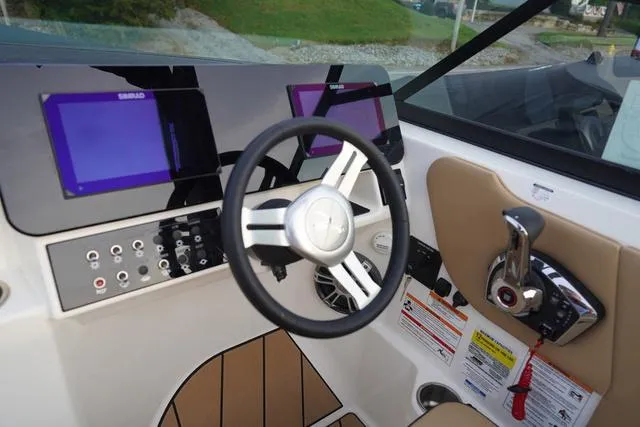 Slide: The Image of Sea Ray SDX 250 Surf 2025 - 10