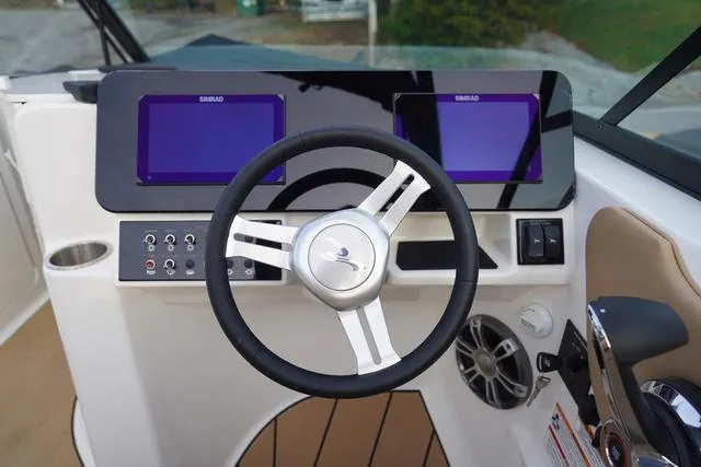 Slide: The Image of Sea Ray SDX 250 Surf 2025 - 11