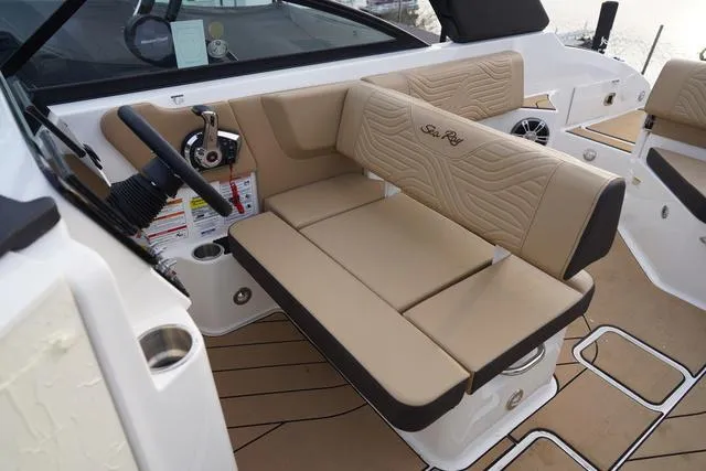 Slide: The Image of Sea Ray SDX 250 Surf 2025 - 15