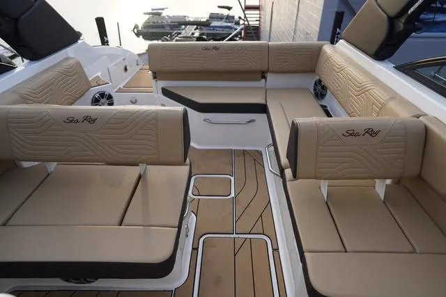 Slide: The Image of Sea Ray SDX 250 Surf 2025 - 16