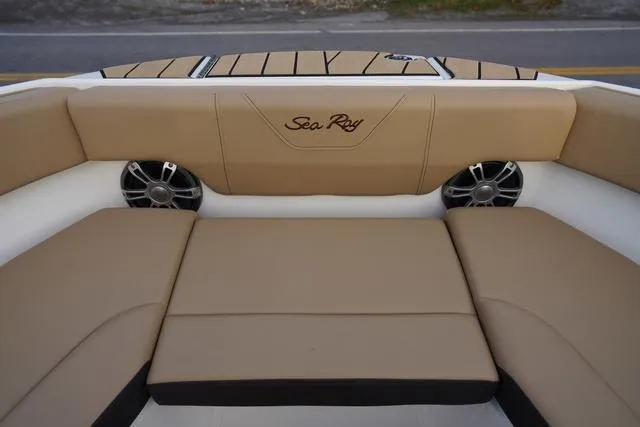 Slide: The Image of Sea Ray SDX 250 Surf 2025 - 23
