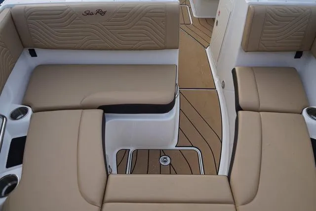 Slide: The Image of Sea Ray SDX 250 Surf 2025 - 27