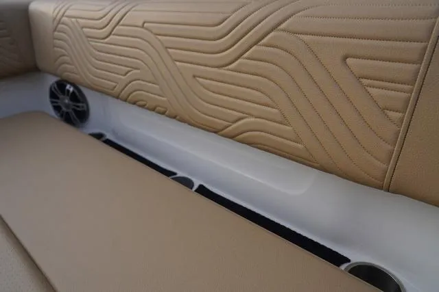 Slide: The Image of Sea Ray SDX 250 Surf 2025 - 37