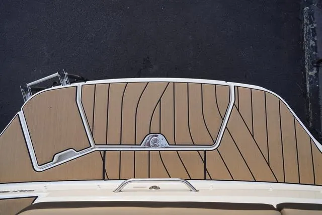 Slide: The Image of Sea Ray SDX 250 Surf 2025 - 5