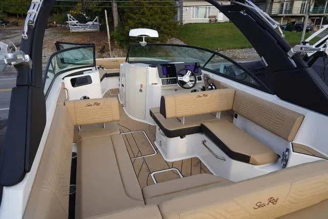 Slide: The Image of Sea Ray SDX 250 Surf 2025 - 7