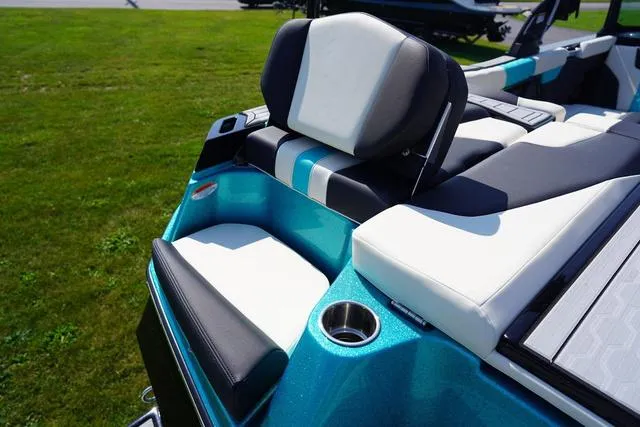 Slide: The Image of MasterCraft XT23 2025 - 12