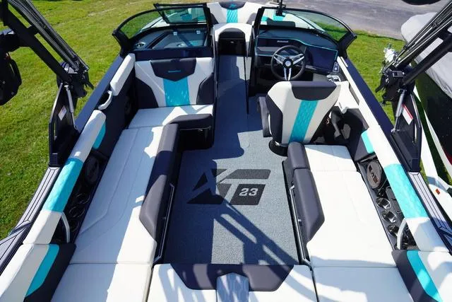 Slide: The Image of MasterCraft XT23 2025 - 15