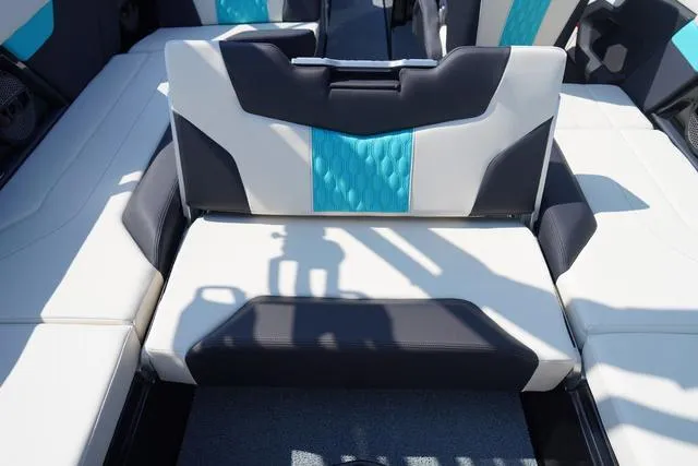 Slide: The Image of MasterCraft XT23 2025 - 17