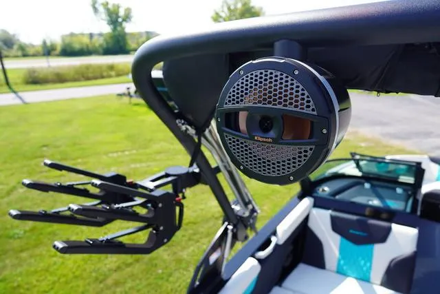 Slide: The Image of MasterCraft XT23 2025 - 19