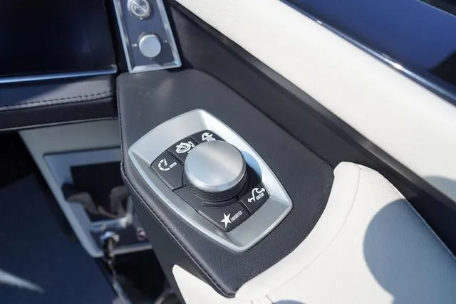 Slide: The Image of MasterCraft XT23 2025 - 35