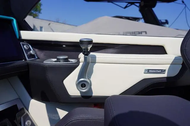 Slide: The Image of MasterCraft XT23 2025 - 36