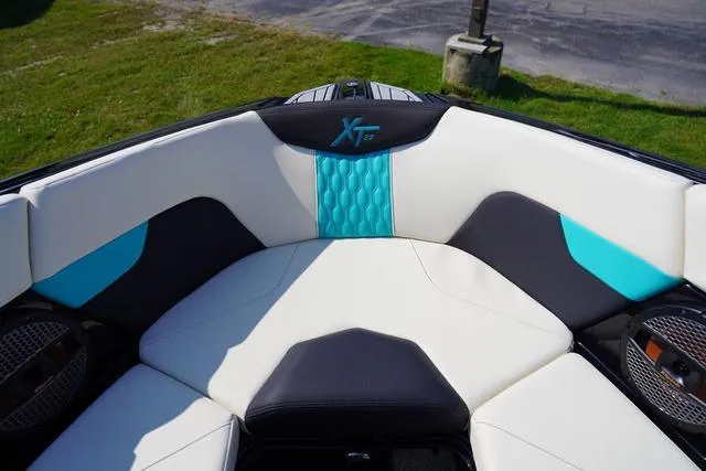 Slide: The Image of MasterCraft XT23 2025 - 38