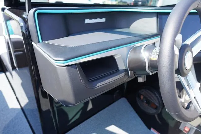 Slide: The Image of MasterCraft XT23 2025 - 44