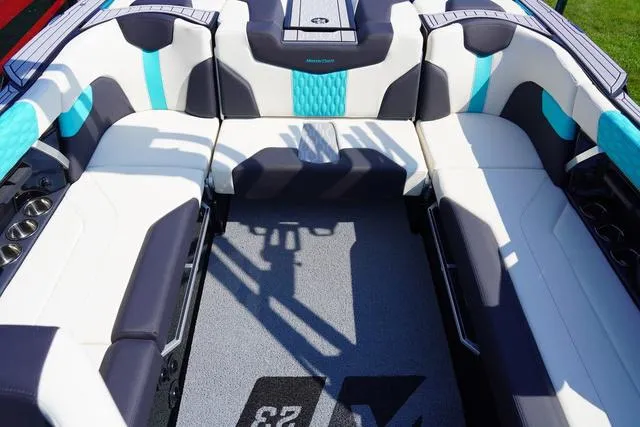 Slide: The Image of MasterCraft XT23 2025 - 47