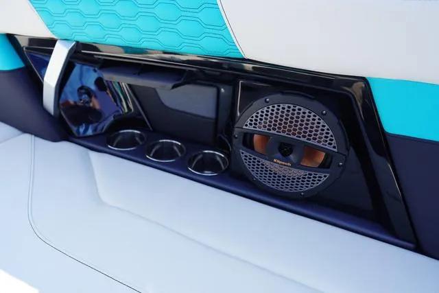 Slide: The Image of MasterCraft XT23 2025 - 49