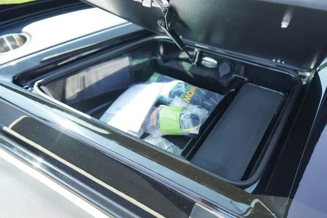 Slide: The Image of MasterCraft XT23 2025 - 54