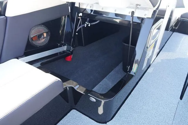 Slide: The Image of MasterCraft XT23 2025 - 56