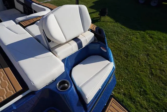 Slide: The Image of MasterCraft XT24 2025 - 17