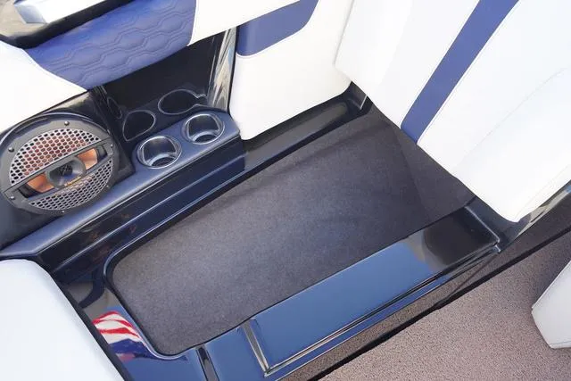 Slide: The Image of MasterCraft XT24 2025 - 24