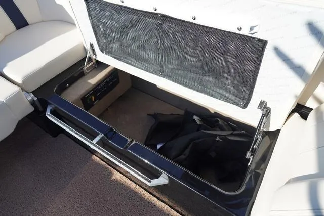 Slide: The Image of MasterCraft XT24 2025 - 28