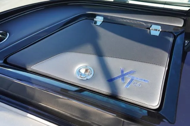 Slide: The Image of MasterCraft XT24 2025 - 34