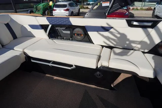 Slide: The Image of MasterCraft XT24 2025 - 37